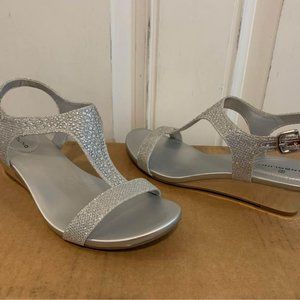 Bandolino Womans Size 8 Dressy Silver Sandals